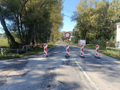 Lezárták a Medve és Szap közötti utat