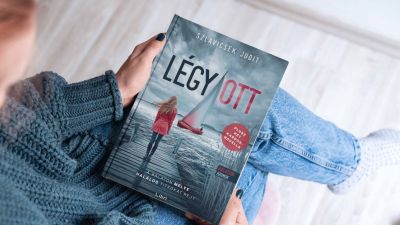 Szlavicsek Judit: Légy/ott