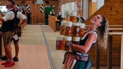 Az Oktoberfest sztárja a csinos Verena