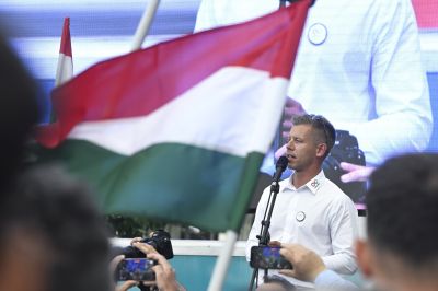 Menczer Tamás Magyar Péternek: vállald a felelősséget a botrányos tetteidért