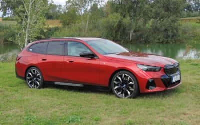 BMW i5 M60 xDrive Touring: Hatszáz lóerős kombi