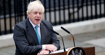 Boris Johnson: katonai akciót fontolgattunk Hollandiában, hogy lefoglaljuk a Covid-vakcinát