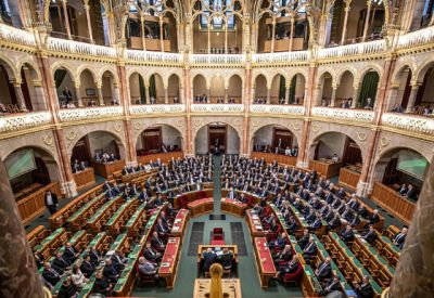  Kétnapos üléssel kezdődik a parlament őszi ülésszaka  