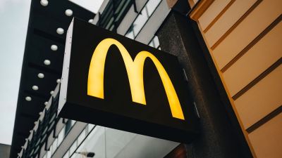 McDonald's-botrány: embercsempészek hajléktalanokat fogtak rabszolgamunkára