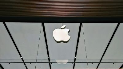 Megint elkezdte megcsapolni az ügyfelek bankszámláját az Apple, az MNB már intézkedett