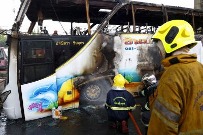 Több mint 20 gyerek halhatott meg egy thaiföldi buszbalesetben