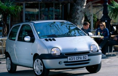 Lejtőn, hátszéllel? Ilyen érzés 197 km/h egy 22 éves Twingóban!