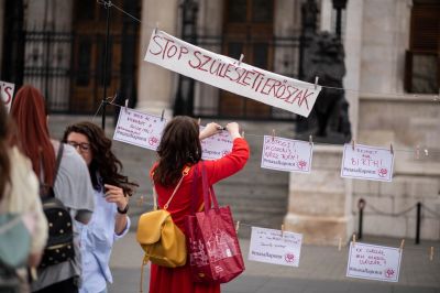 Mentes gőzgombóc, csirkelétra és Barátok közt-ház