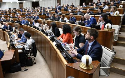 A mai napon szavazhat a parlament a konszolidációs csomagról