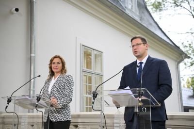 Gulyás Gergely: Nagyon óvatosnak kell lenni, ha más országok döntését minősítjük