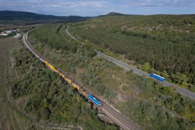 Leállt a vasútforgalom a Budapest-Győr vonalon reggel, több vonat menetrendje borult