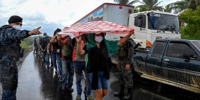 Mexikói katonák tüzet nyitottak egy bevándorlókat szállító furgonra, hatan meghaltak