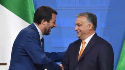 The Times: Orbán minden szövetségese meg fogja mutatni vasárnap az erejét