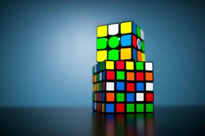 Elkészült a világ legkisebb Rubik-kockája – és még használható is (FOTÓ)