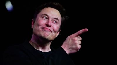 Elon Musk jó ötletnek tarja a migránsok Brüsszelbe buszoztatását