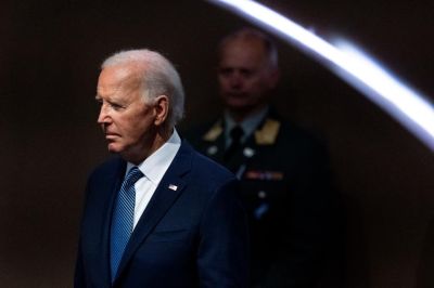 Joe Biden szerint Izraelnek nem az iráni olajlétesítményeket kellene célpontnak tekintenie