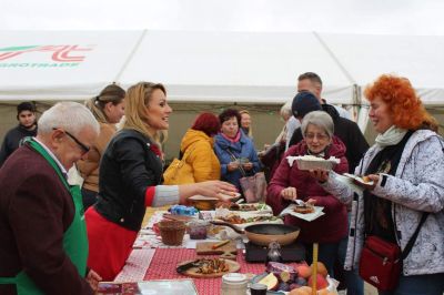 Alma- és kacsafesztivál őseim falujában - KÉPEKKEL