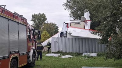 Dráma Dunakeszin: lezuhant egy kisrepülő, óriási volt a becsapódás - Fotó!