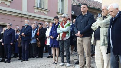 Nem fakul az aradi vértanúk hősiességének, bátorságának emléke