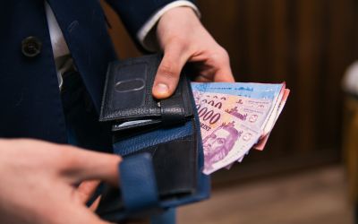 Tovább gyengült a forint árfolyama