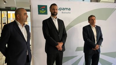 Új ügyfélszolgálati pontot nyitott a Groupama Békéscsabán