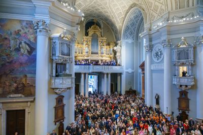 Ünnepi szentmisével adták át felújított váci Nagyboldogasszony-székesegyházat + GALÉRIA