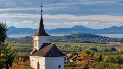 Balatonlelle Kishegye és a Szent Donát-kápolna: nyugalom és történelem a Balaton felett