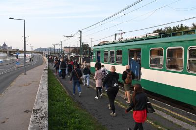 Hvg: kevés a működőképes HÉV, brutális járatritkításra készül a MÁV