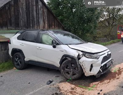 Kerítésnek vezette az autót az ittas nő