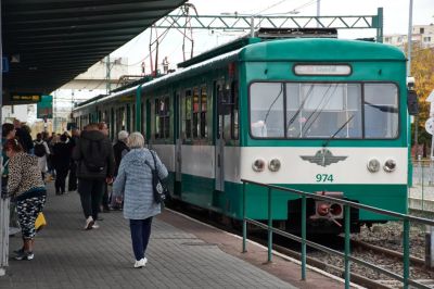 Lázár János államtitkára szerint „politikai hátsó szándékból” elkövetett zavarkeltés és álhírterjesztés, hogy járatritkítás lesz a HÉV-vonalakon