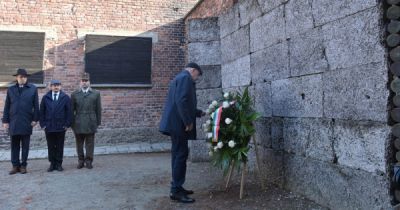 A köztársasági elnök Auschwitzban emlékezett az áldozatokra