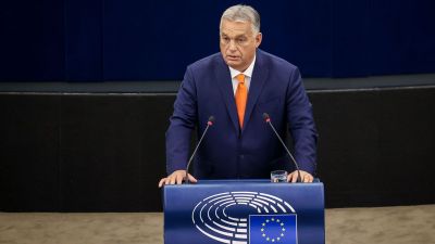 TÁVKAPCS: Orgazmus a Kötöttfogásban: Orbán-verés Strasbourgban