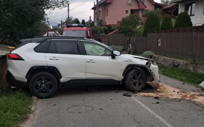 BALESET: Kerítésnek ütközött autójával egy mattrészeg nő