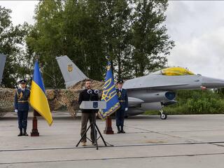 Megtörtént? Egy ukrán F-16-os lőhetett le egy orosz vadászbombázót