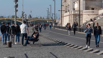 Végleg kitiltanák az autósokat a rakpartról, itt vannak a látványtervek + fotók