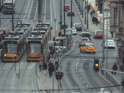 Felfüggesztettet kapott az a gyalogos, aki ittasan kelt át a zebrán, ezzel egy motoros halálát okozva