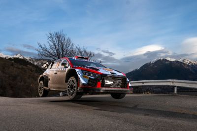 A Hyundai aszfaltspecialistája magabiztosan tér vissza a WRC-be