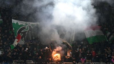 Megérkezett az UEFA súlyos büntetése: kitiltották a Ferencváros szurkolóit