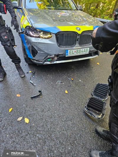 Rendőrautóval ütközött egy motoros, megtagadta az alkoholtesztet