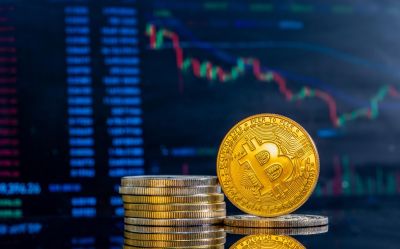 Tőzsde, ingatlan, Bitcoin: melyikkel nyerhettél a legtöbbet 10 év alatt?