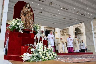 Ferenc pápa homíliája: Nem az győz, aki uralkodik, hanem az, aki szeretetből szolgál!