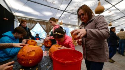 Tökökkel telt meg a Füvészkert  – galériával, videóval