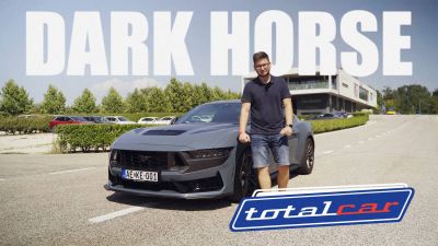 Ikonikus forma, szívó V8 és verhetetlen ár-érték arány – ilyen az új Mustang Dark Horse