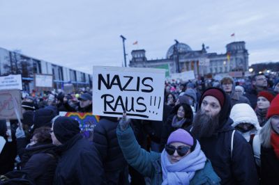 Születésnapi rendezvényt ígértek, majd neonáci találkozót szerveztek a csömöri művelődési házba