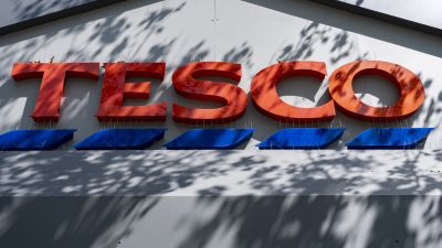 Visszahívott egy élelmiszert a Tesco, rovarírtószer lehet benne