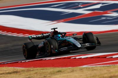 A „fenevad” Mercedes miatt hibázott Russell és Hamilton