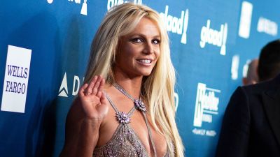 Britney Spears széttett lábakkal, intim helyen simogatja magát – +18-as videó