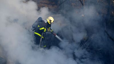 Fotókon a tűz pusztítása: lakhatatlanná vált a családi ház