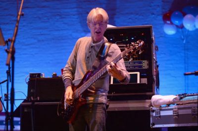 Meghalt Phil Lesh, a Grateful Dead basszusgitárosa