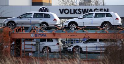 Három gyárát is bezárná a Volkswagen, több tízezer munkahely szűnhet meg